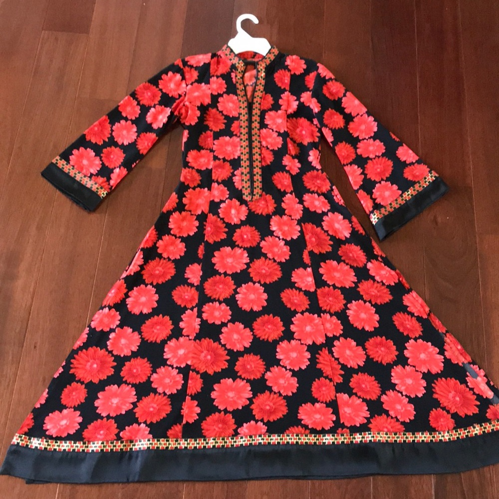 Pakistani shalwar kameez